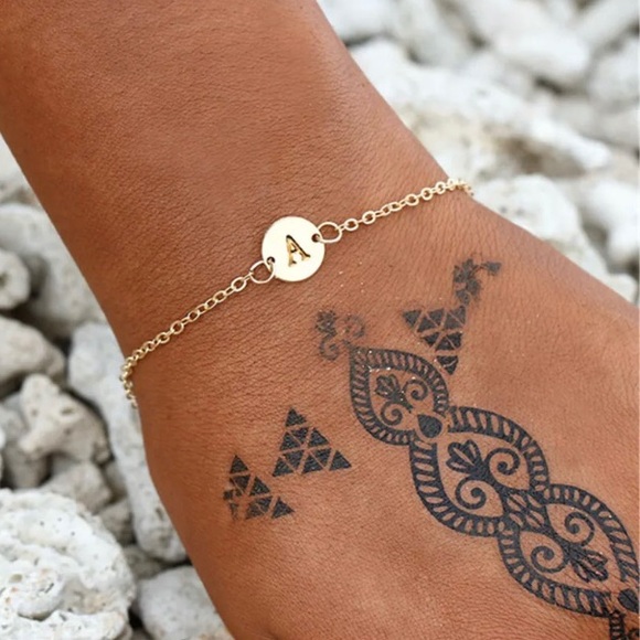 Minimalist Initial Letter Pendant Simple Bracelet - Picture 11 of 15